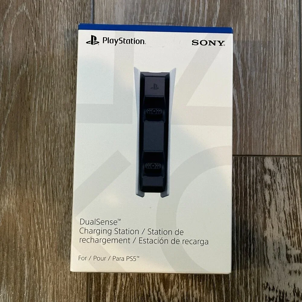 NWT Sony Playstation DualSense Charging Station for PS5